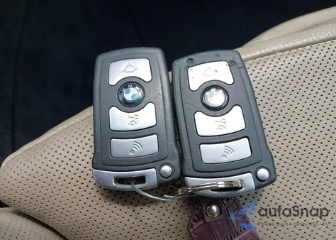 2006 BMW 750Li из США, поврежденный, VIN WBAHN83576DT62514